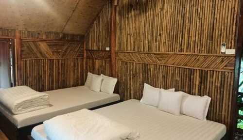 Quadruple Room with Private Bathroom