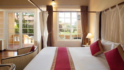 Deluxe Double Partial Sea View