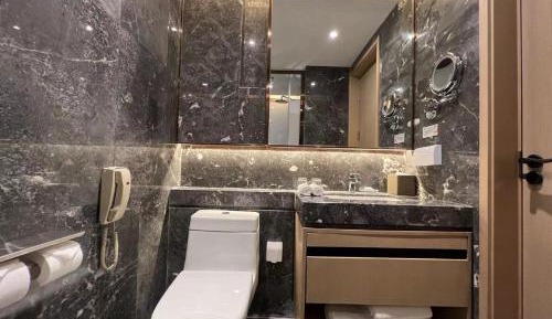 Superior King Room(30% discount in Chinese Restaurant except drinks and sea food)