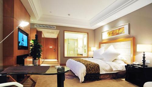 Deluxe Twin Nonsmoking Room