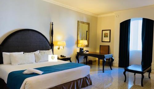 Classic Suite with King Bed - Non Smoking
