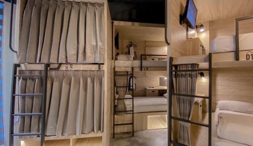 Single Bed in Mixed Dormitory Room