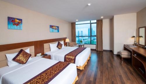 Deluxe Family Triple Room with Partial River View
