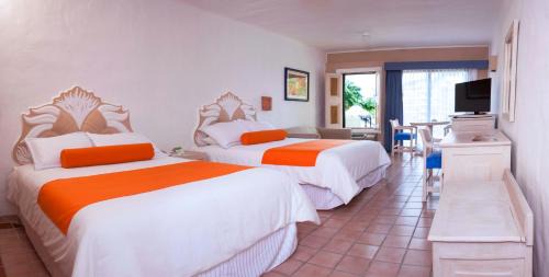 Twin Room with View