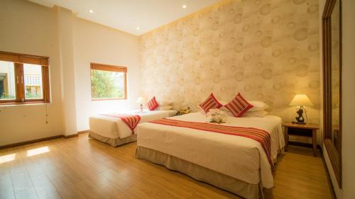 Triple Standard Room - Go across the street