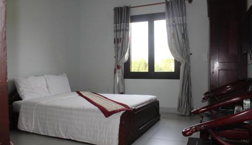 Queen Room with Pool View