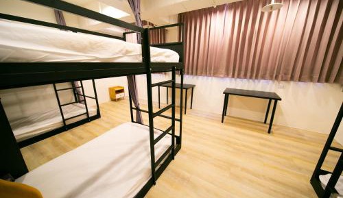 6-Bed Mixed Dormitory Room