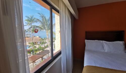 Deluxe Double Room with Side Sea View