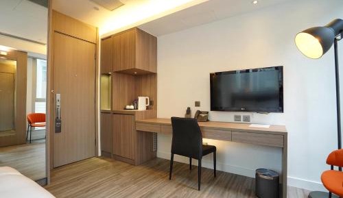 Deluxe Studio