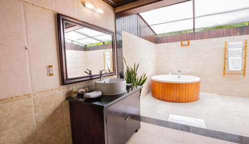 Jacuzzi Bungalow
