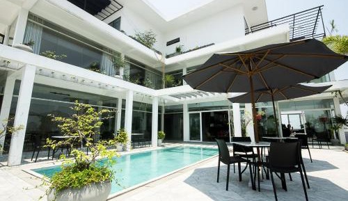 Premier Double or Twin Room with City View