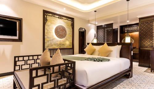 Luxury Double Room with Balcony and River View