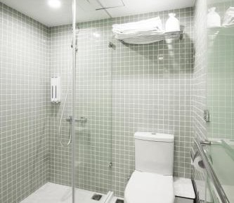 Quadruple Room with Shower