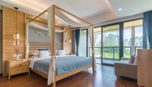 Junior Suite with Balcony