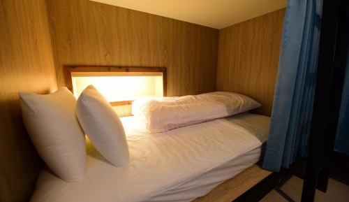 Bed in 8-Bed Mixed Dormitory Room