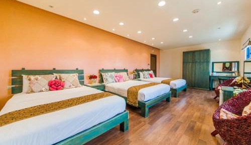 Family Room (6 Adults)
