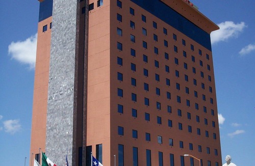 Nuevo Laredo Hotel | Best Western Plus Nuevo Laredo Inn & Suites