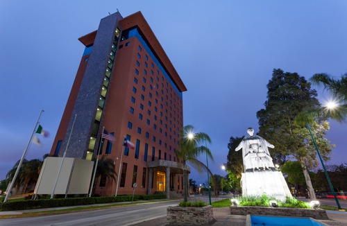 Nuevo Laredo Hotel | Best Western Plus Nuevo Laredo Inn & Suites