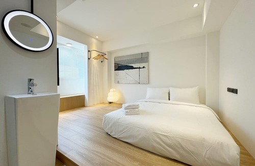 Xitun District Hotel | A Day A Room