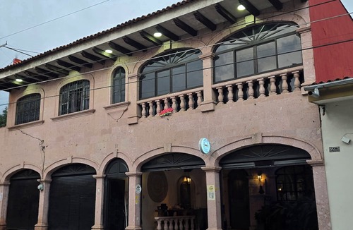 Centro Hostel | Uruapan, Michoacán Colonia Centro Av. 5 de Febrero #71