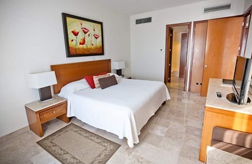 North Hotel Zone Resort | Spacious 1-Bedroom Suite With Kitchen and Balcony