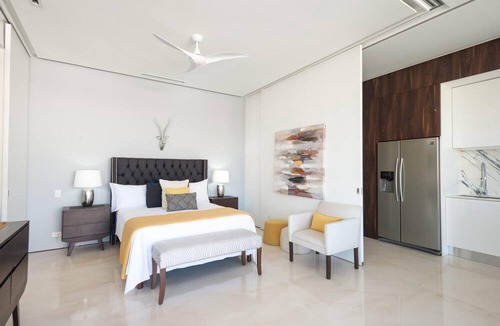 Romantic Zone Apartment | Pier 57 Unit 501 Exquisite Pier 57 Condo Romantic Zone, Ocean