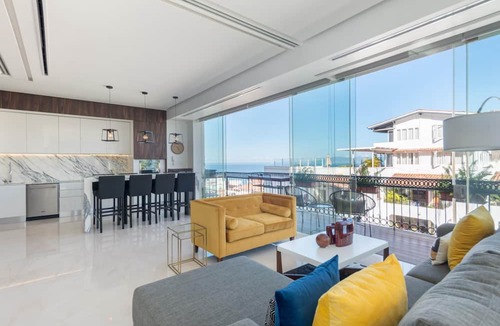 Romantic Zone Apartment | Pier 57 Unit 501 Exquisite Pier 57 Condo Romantic Zone, Ocean