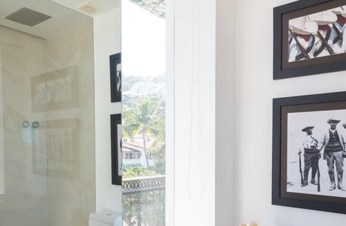 Romantic Zone Apartment | Pier 57 Unit 501 Exquisite Pier 57 Condo Romantic Zone, Ocean
