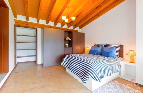El Santuario Villa | NEW Lakeview Villa Heated Pool BBQ Smart TVs