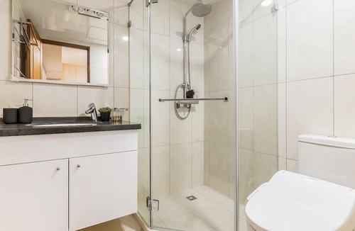Zhongzheng Condo | New Building 2B1bLK Taipei Main Station Desk & Fast Wifi