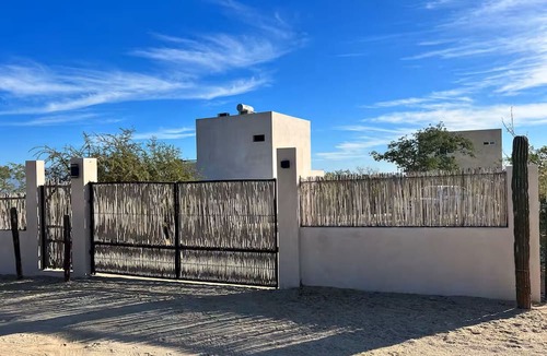 El Sargento Apartment | Cozy 1-bedroom studio with amazing sunrise view of Cerralvo - with AC-