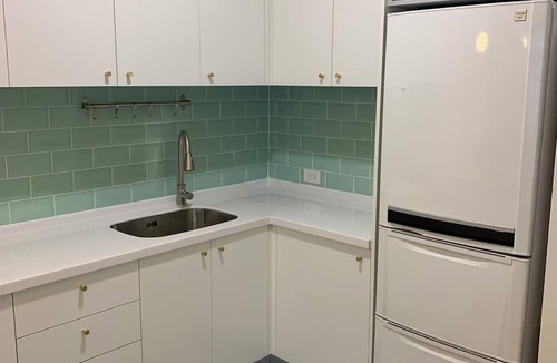 Daan Apartment | Chic Studio apartment with WiFi, AC near Jianguo Weekend Flower Market