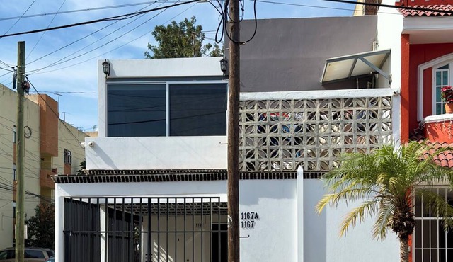 Spacious 5-bedroom apartment in charming Zapopan with AC
