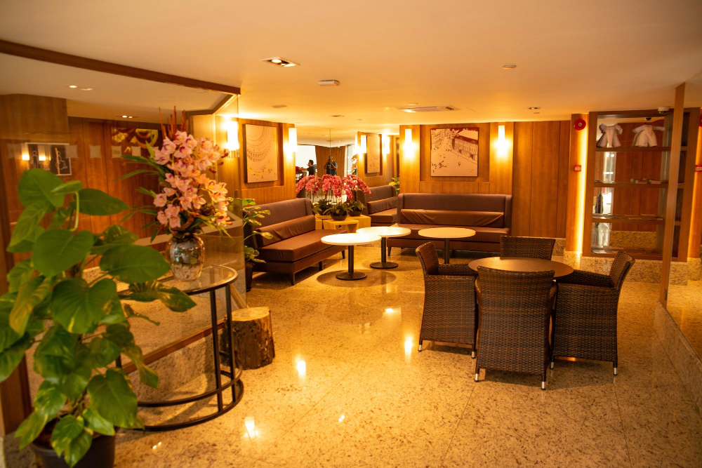 Boston Plus Hotel